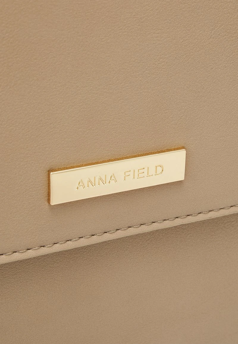 Anna Field Notebooktasche - Tan – Bild 4
